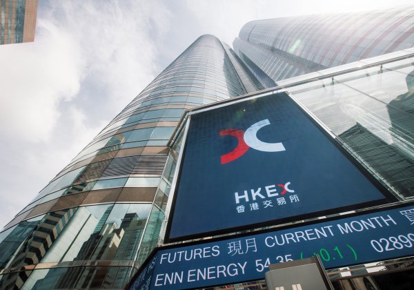 便捷股票配资 香港又斥资605亿港元购美元